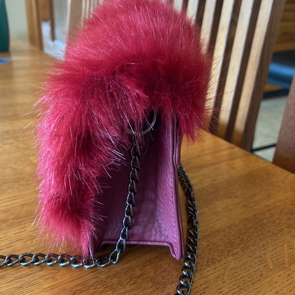 Red Fluffy Crossbody Purse / bag - Picture 4 of 10